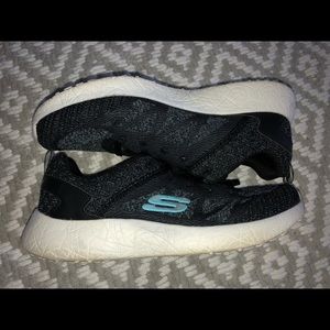 FREE SHIPPING 🚚Women’s sketchers